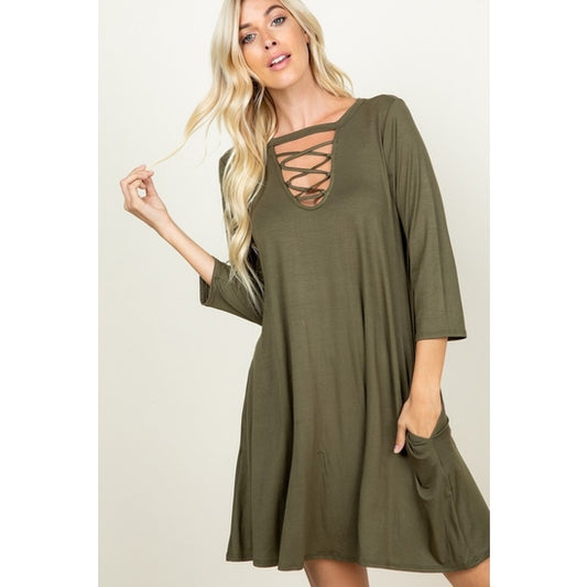 SOLID DRESS WITH KEY HOLE AND LACE-GREEN