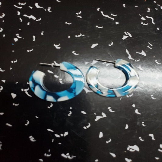 Acetate Hoop earring- Blue/white